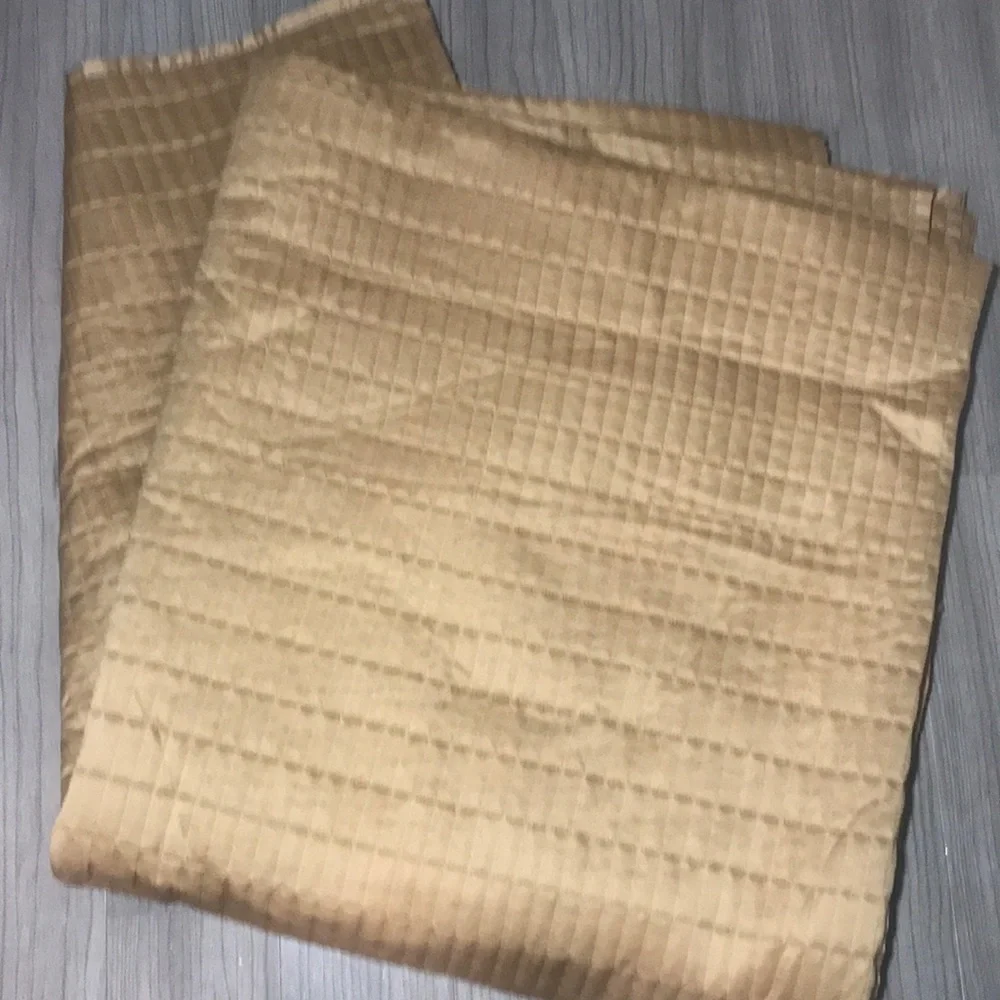 Queen/King size luxury coverlet, 90”x108” - Picture 1 of 5